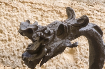 Forja Cal Biel - Cap del drac de la barana del museu de la restauració.